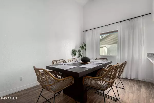 2671 W BENTRUP Street, Chandler, AZ 85224