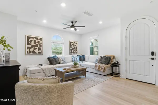 3855 S MCQUEEN Road #34, Chandler, AZ 85286