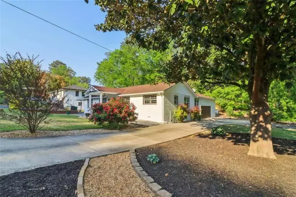 2071 Meadowbrook LN, Marietta, GA 30067