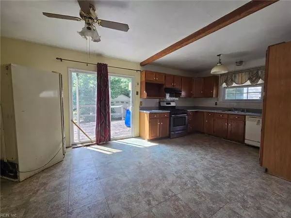 240 Plover DR, Portsmouth, VA 23704