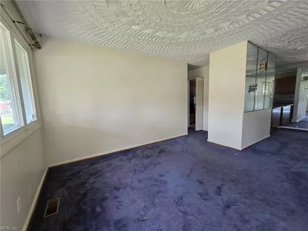 903 Ellington SQ, Portsmouth, VA 23701