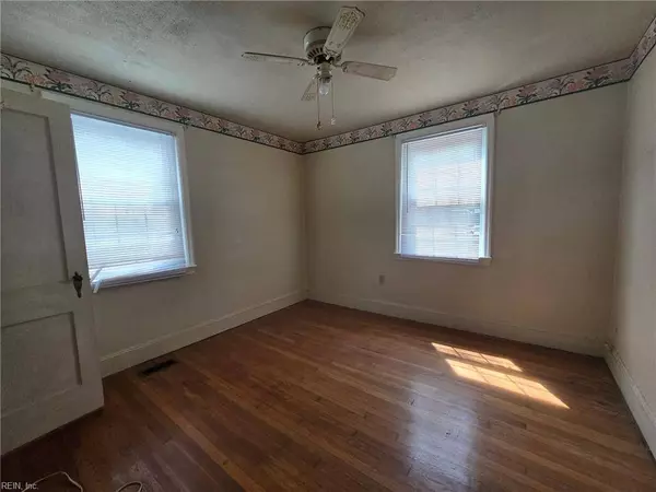 240 Plover DR, Portsmouth, VA 23704