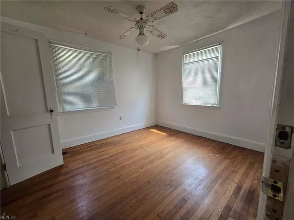 240 Plover DR, Portsmouth, VA 23704