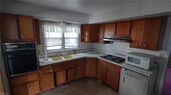 2708 Victoria BLVD, Hampton, VA 23661