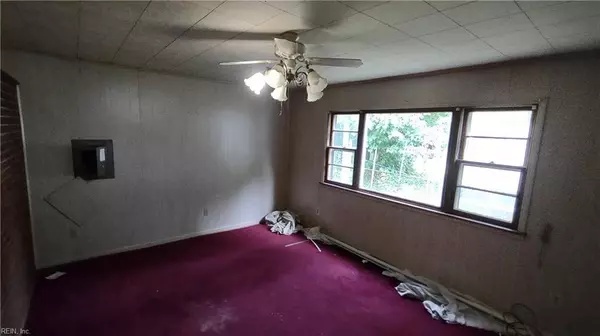 2708 Victoria BLVD, Hampton, VA 23661