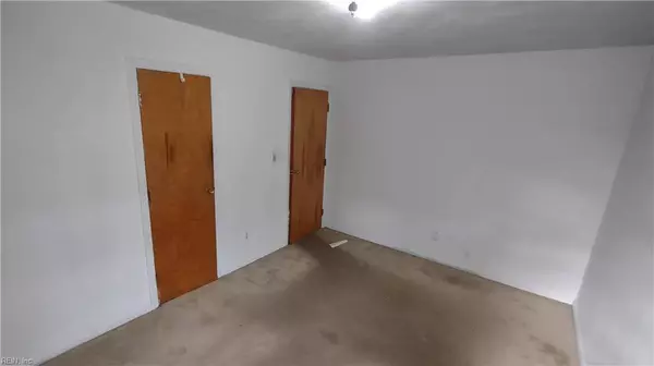 2708 Victoria BLVD, Hampton, VA 23661