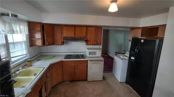 2708 Victoria BLVD, Hampton, VA 23661