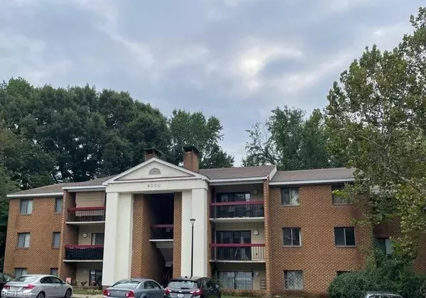 4003 Governors SQ #8, Williamsburg, VA 23188