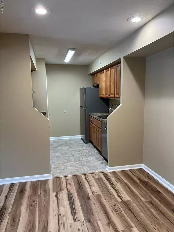 4003 Governors SQ #8, Williamsburg, VA 23188