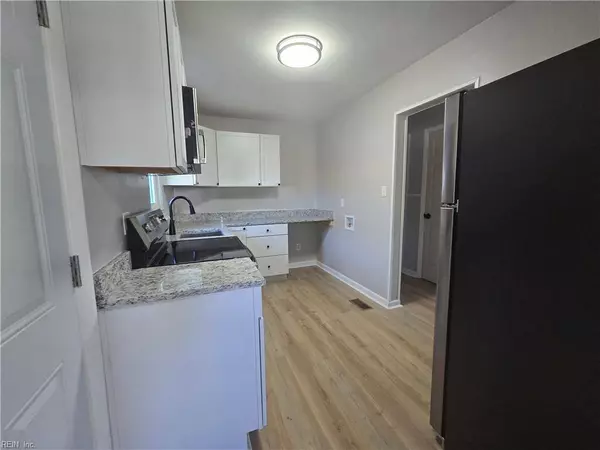 1030 Hampton AVE, Newport News, VA 23607