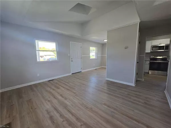 1030 Hampton AVE, Newport News, VA 23607