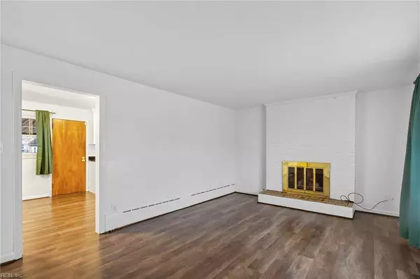 14 Belmont RD, Newport News, VA 23601