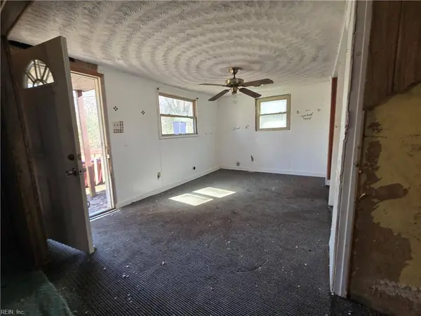 1831 Land Of Promise RD, Chesapeake, VA 23322