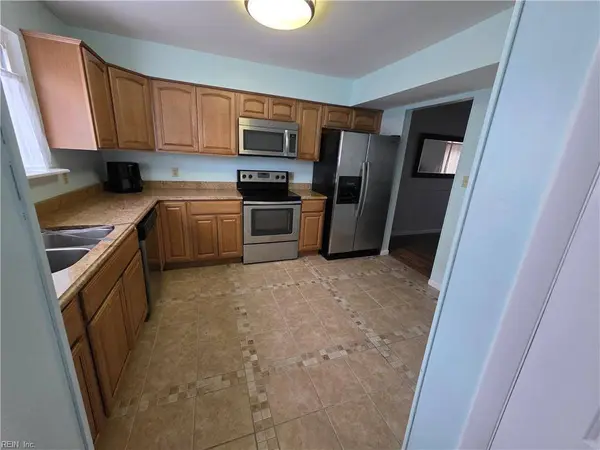 1032 Willow Green DR, Newport News, VA 23602