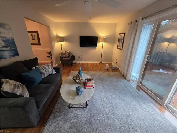 1032 Willow Green DR, Newport News, VA 23602
