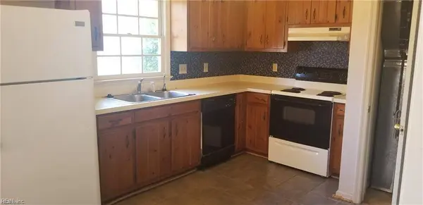 415 Bryan CT, Newport News, VA 23606