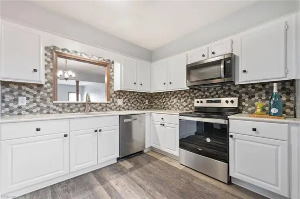 5496 Lynbrook LNDG, Virginia Beach, VA 23462