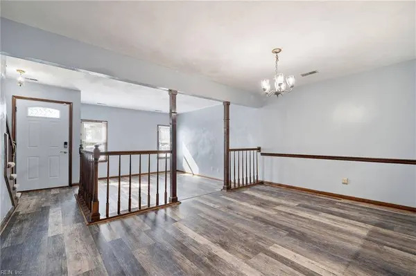 5496 Lynbrook LNDG, Virginia Beach, VA 23462