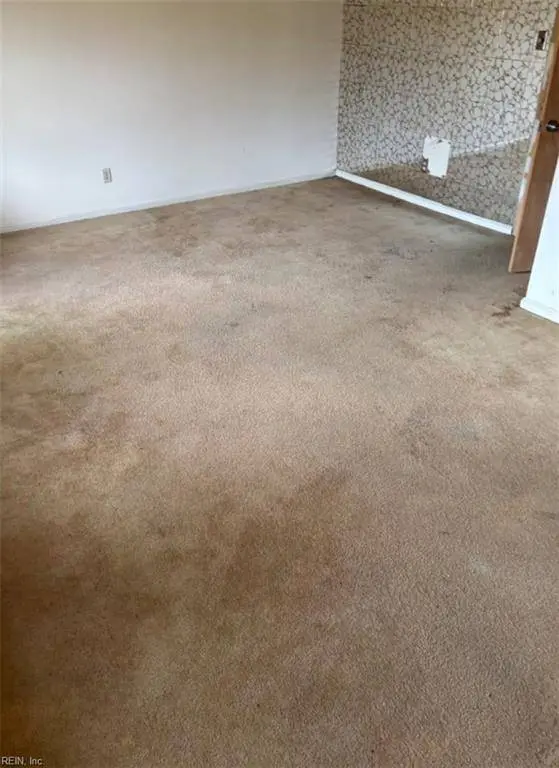 10209 W Huguenot RD, Richmond, VA 23235