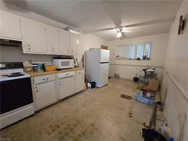 716 Tanbark DR, Newport News, VA 23601