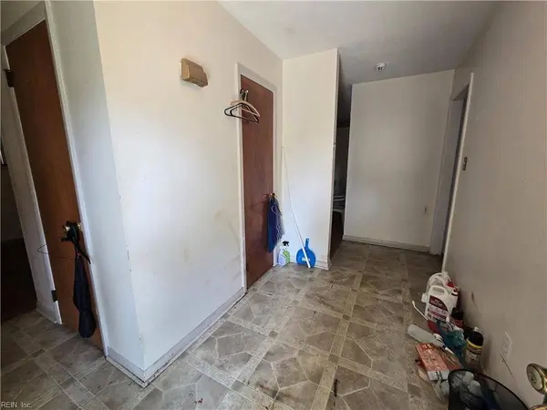 716 Tanbark DR, Newport News, VA 23601