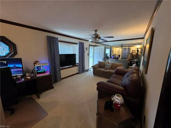 35 Laurel DR, Hampton, VA 23669