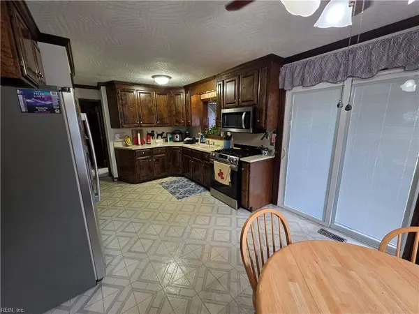 35 Laurel DR, Hampton, VA 23669