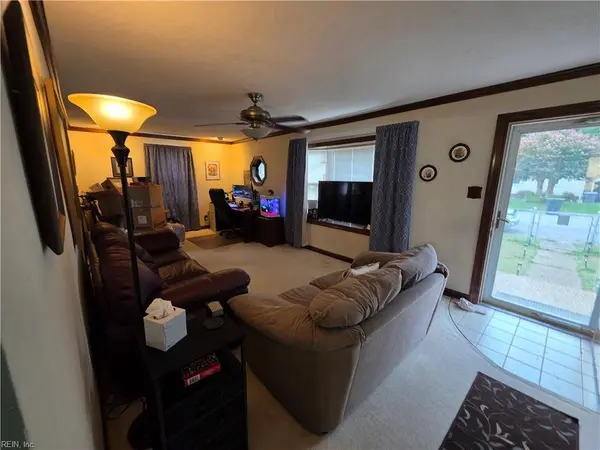 35 Laurel DR, Hampton, VA 23669