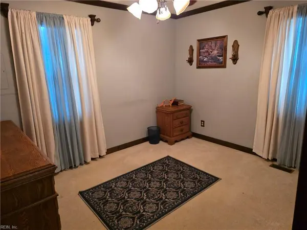 35 Laurel DR, Hampton, VA 23669