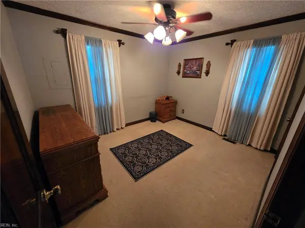 35 Laurel DR, Hampton, VA 23669