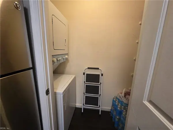 1377 Ivywood RD, Virginia Beach, VA 23453