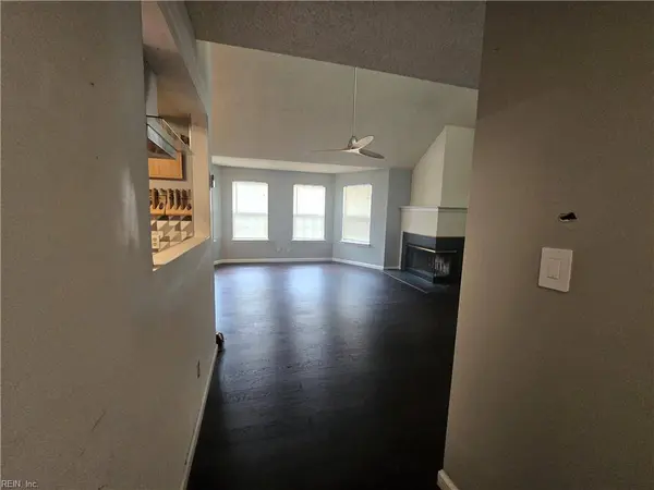 1377 Ivywood RD, Virginia Beach, VA 23453