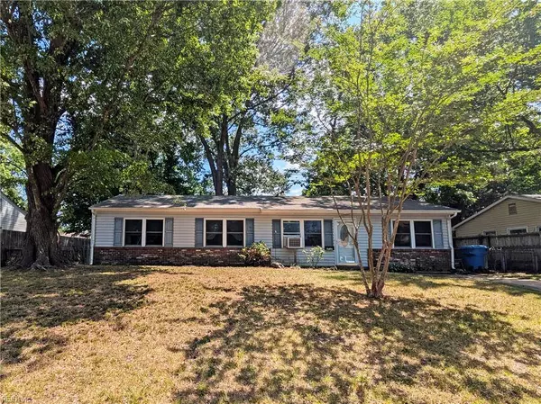 3717 Starlighter DR, Virginia Beach, VA 23452