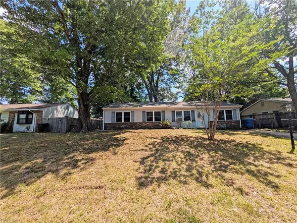 3717 Starlighter DR, Virginia Beach, VA 23452