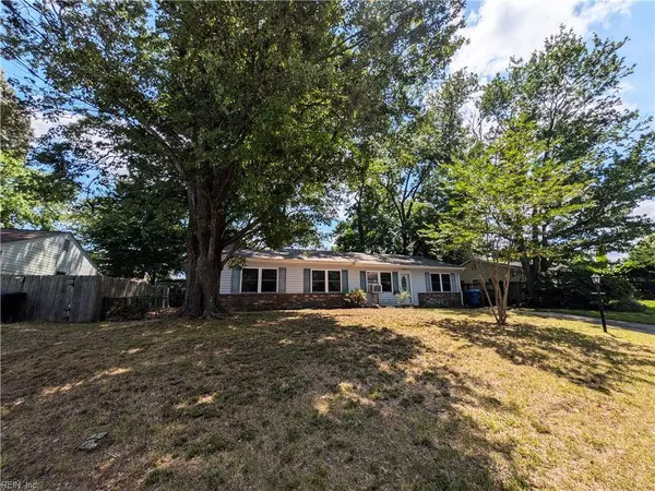 3717 Starlighter DR, Virginia Beach, VA 23452