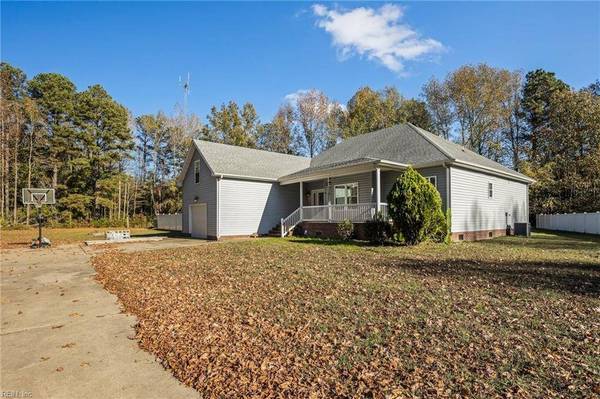 1012 Bennetts Pasture RD, Suffolk, VA 23435