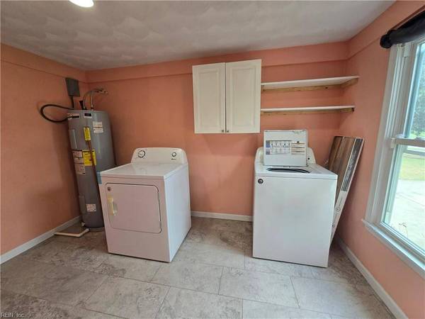 83 Wyoming AVE, Portsmouth, VA 23701