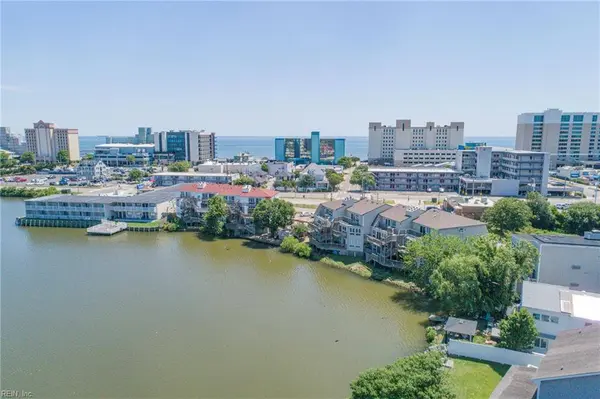 251 Lake DR, Virginia Beach, VA 23451