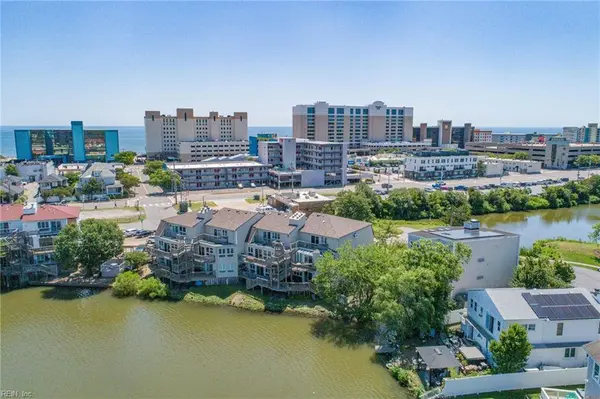251 Lake DR, Virginia Beach, VA 23451