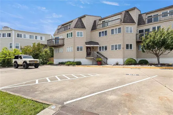 251 Lake DR, Virginia Beach, VA 23451