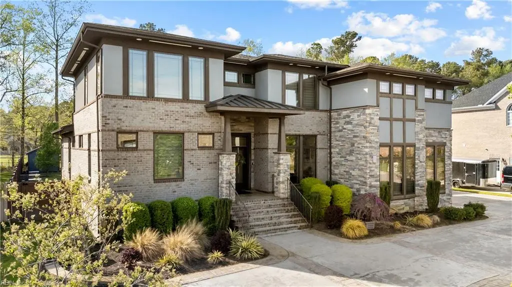 1516 Peyton Ln, Chesapeake, VA 23320-7673