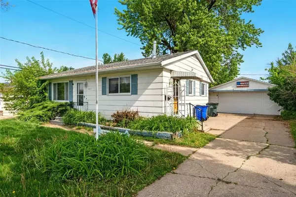 4429 Lee ST NE, Cedar Rapids, IA 52402