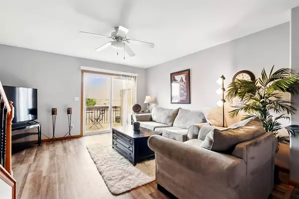 2900 Samuel CT SW #D, Cedar Rapids, IA 52404