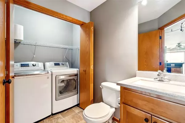 2900 Samuel CT SW #D, Cedar Rapids, IA 52404