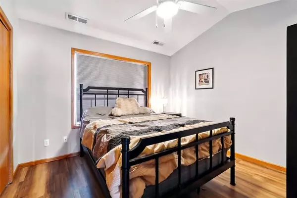 2900 Samuel CT SW #D, Cedar Rapids, IA 52404