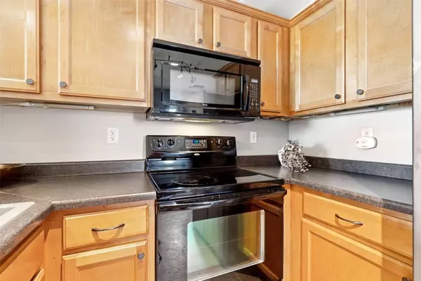 2900 Samuel CT SW #D, Cedar Rapids, IA 52404