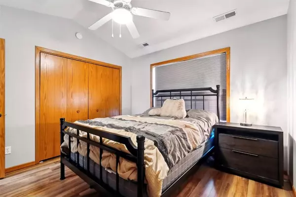 2900 Samuel CT SW #D, Cedar Rapids, IA 52404