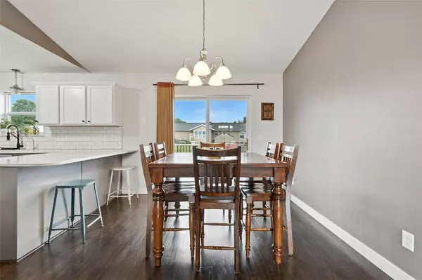 310 Agape AVE, Urbana, IA 52345