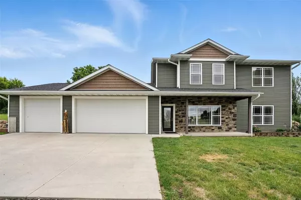 1102 South ST, Urbana, IA 52345