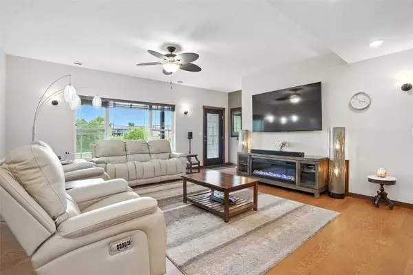 1102 South ST, Urbana, IA 52345